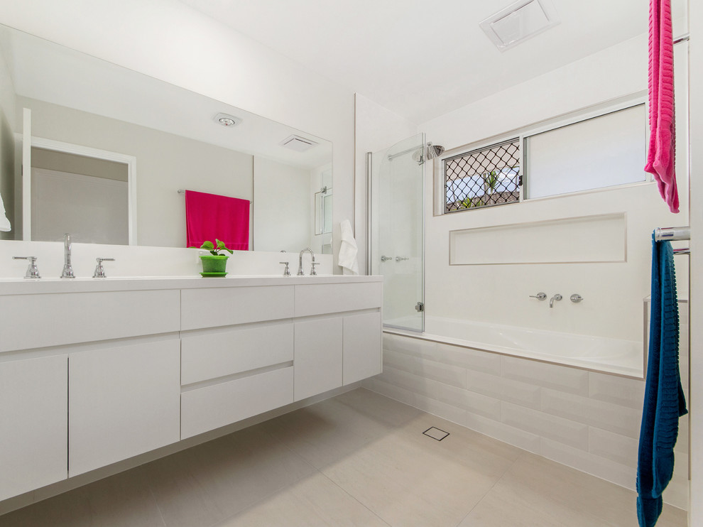 Design ideas for a bathroom in Gold Coast - Tweed.