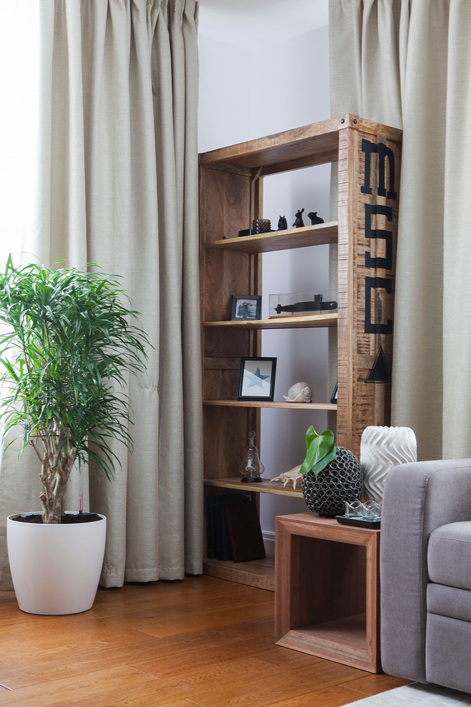 Между морем и землёй