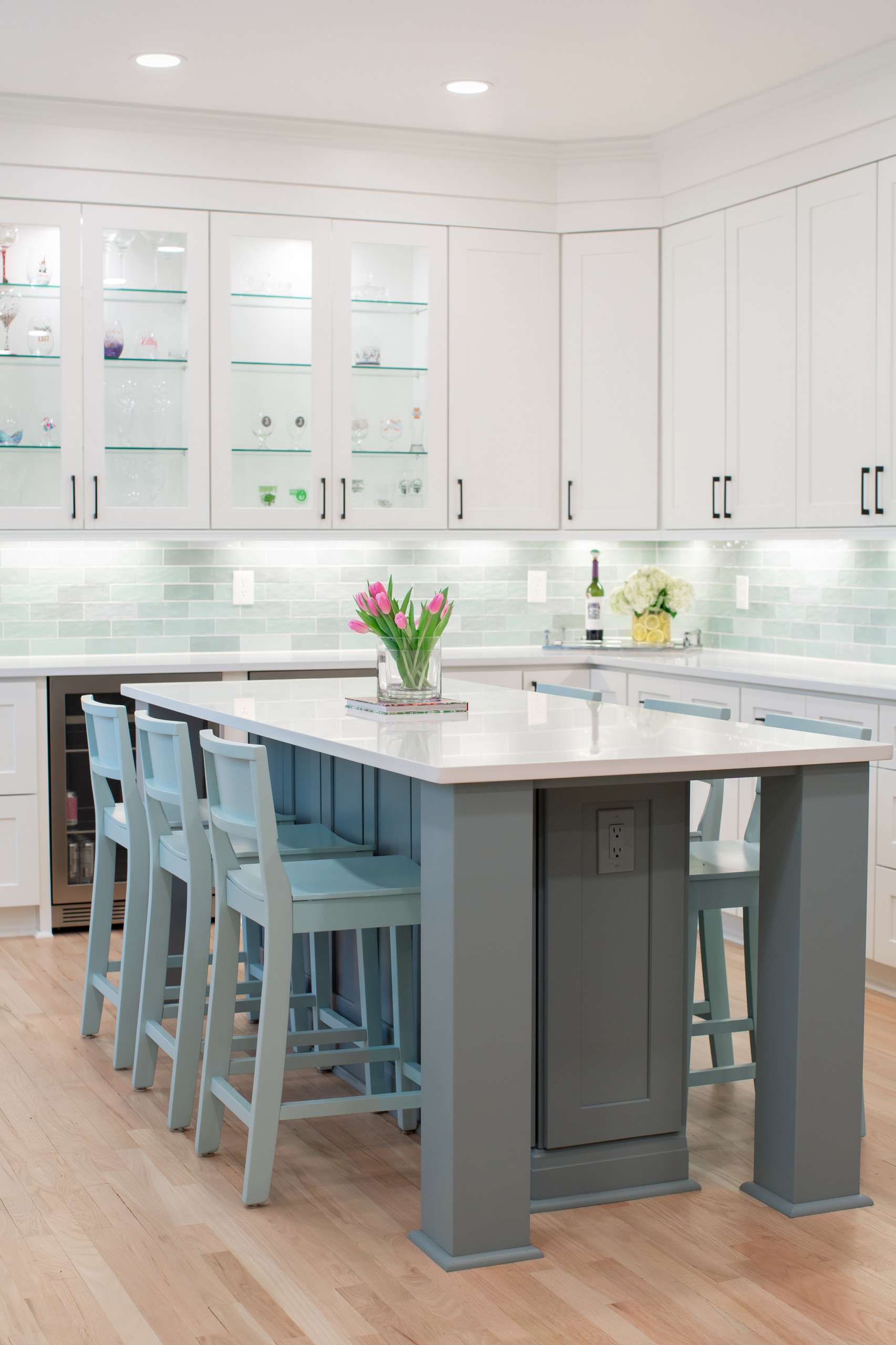 MARIETTA white coastal kitchen