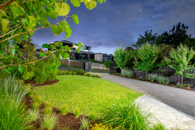 Mixing it up! contemporary-garden
