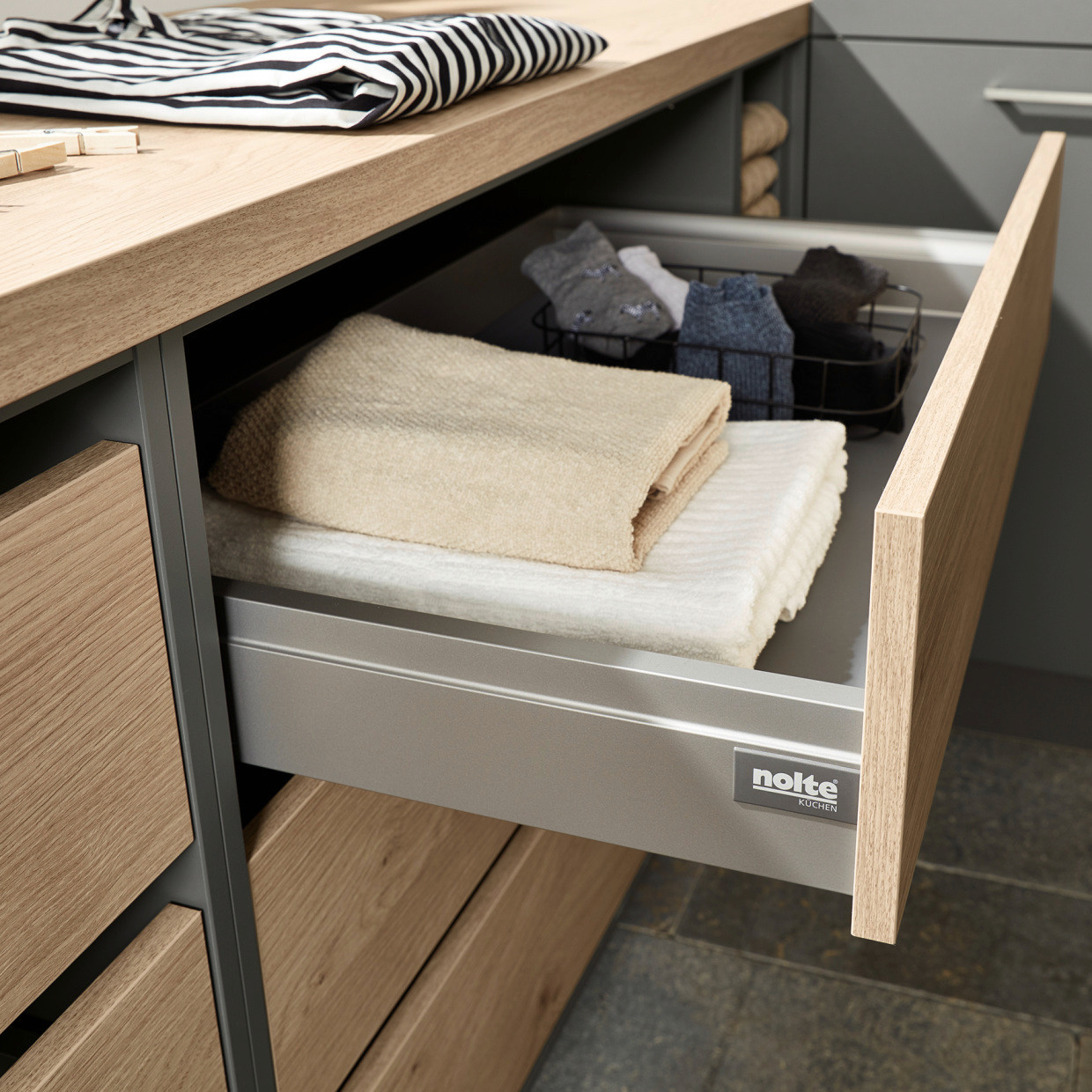 HWR Manhattan Uni WeiSZ