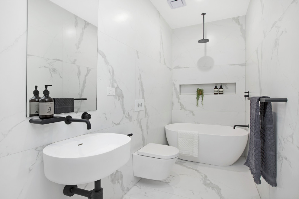 Contemporary bathroom in Sydney.
