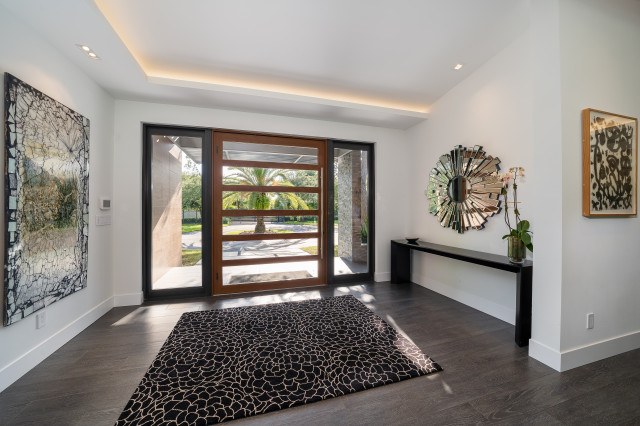 Pincrest Entry contemporary-entry