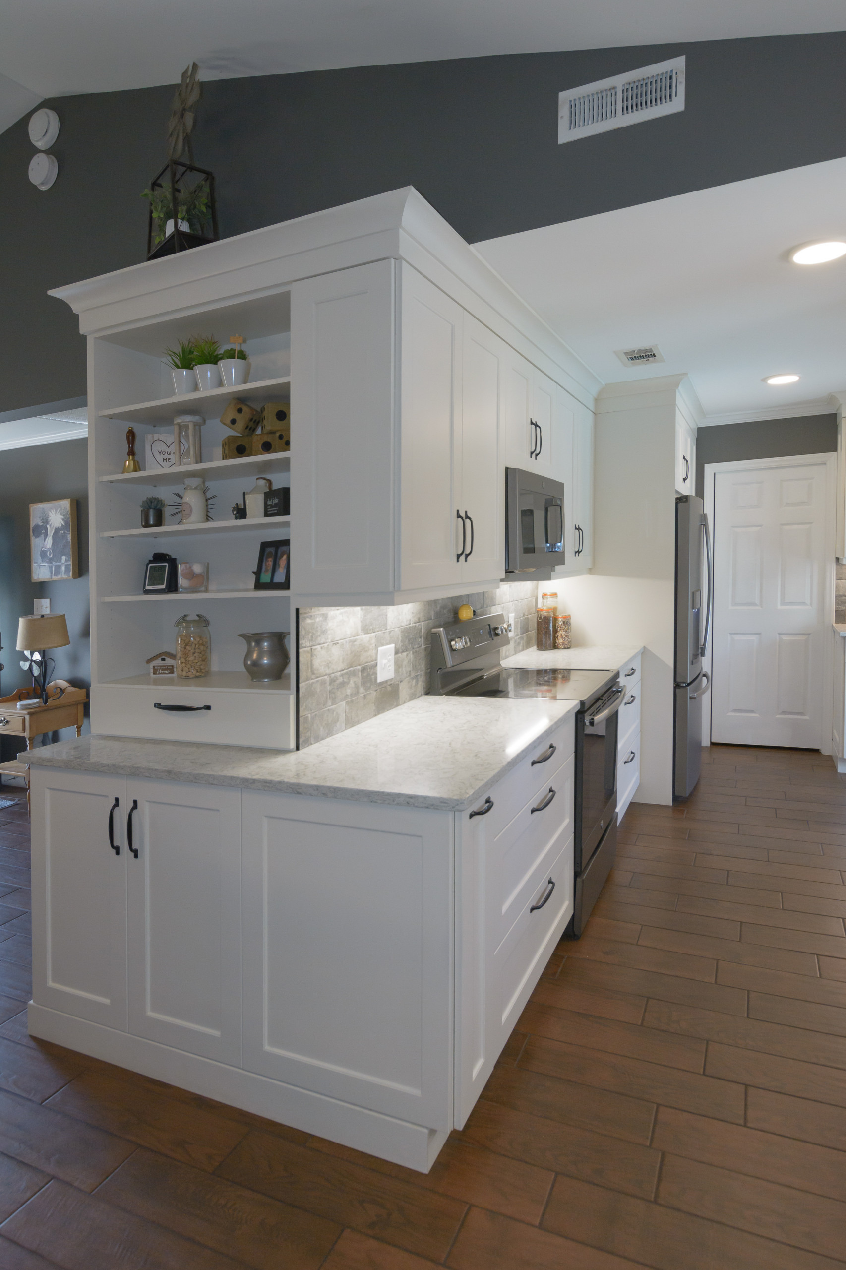 Myrtle Beach classic white kitchen