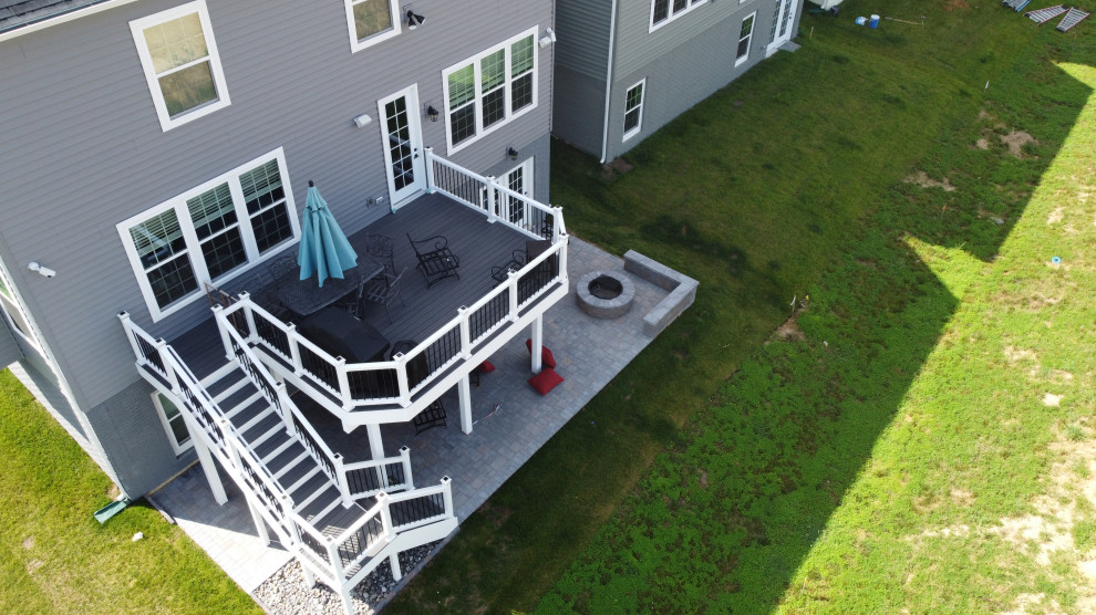 Inspiration for a mid-sized backyard deck remodel in Baltimore