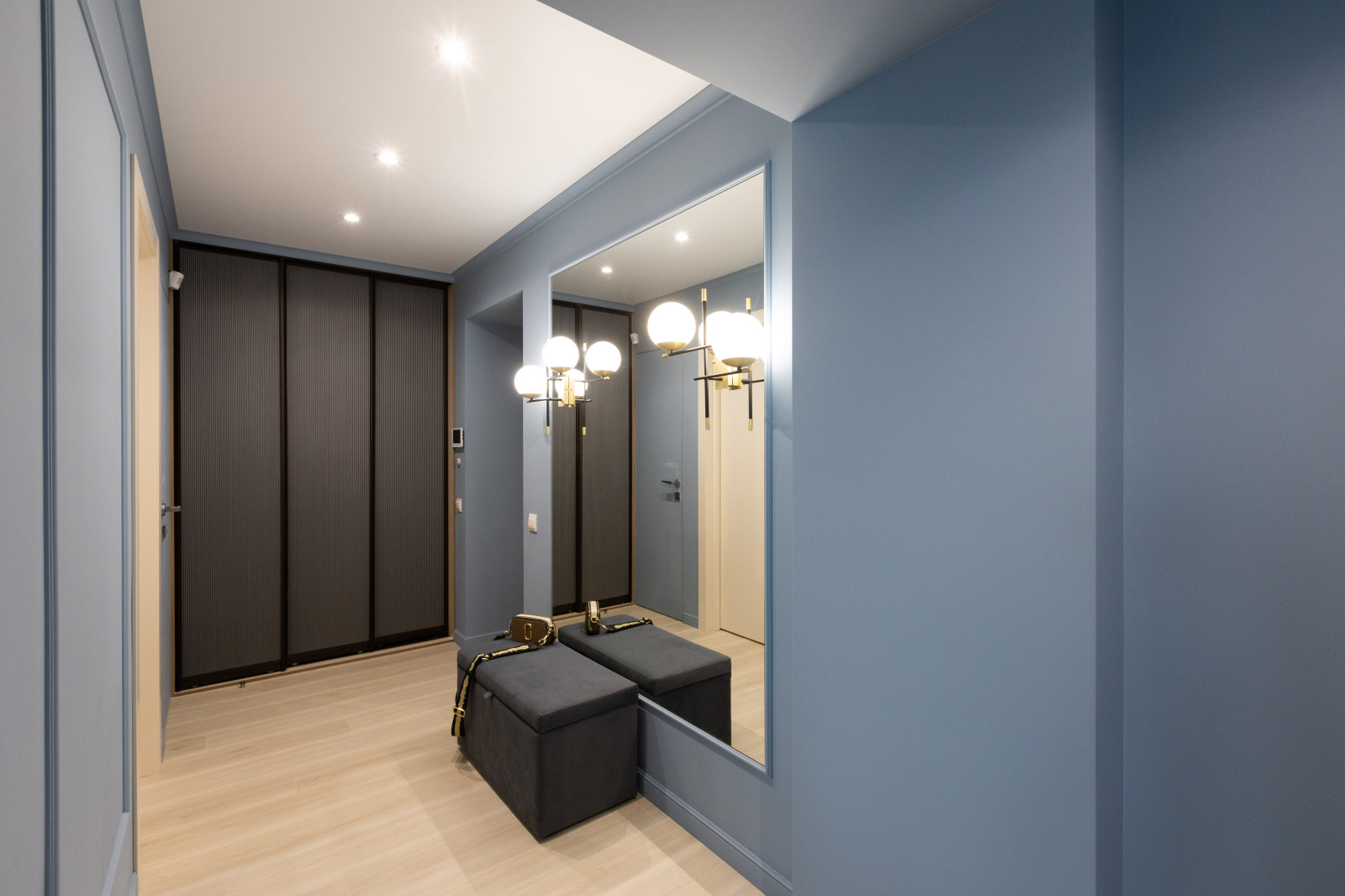 Трехкомнатная квартира по ул.Жуково