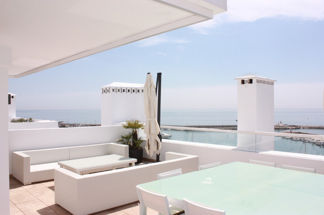 El Vig&iacute;a del Estrecho modern-terrasse