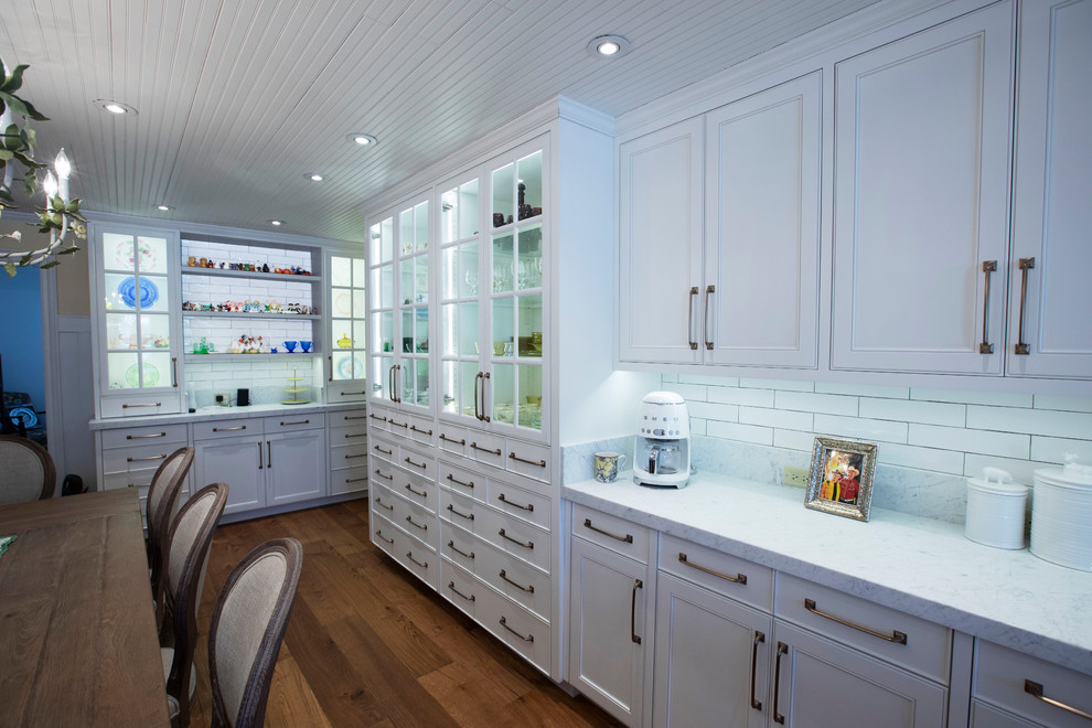 Example of a transitional dining room design in Chicago