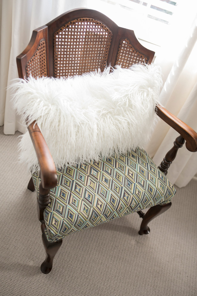 Home design - transitional home design idea