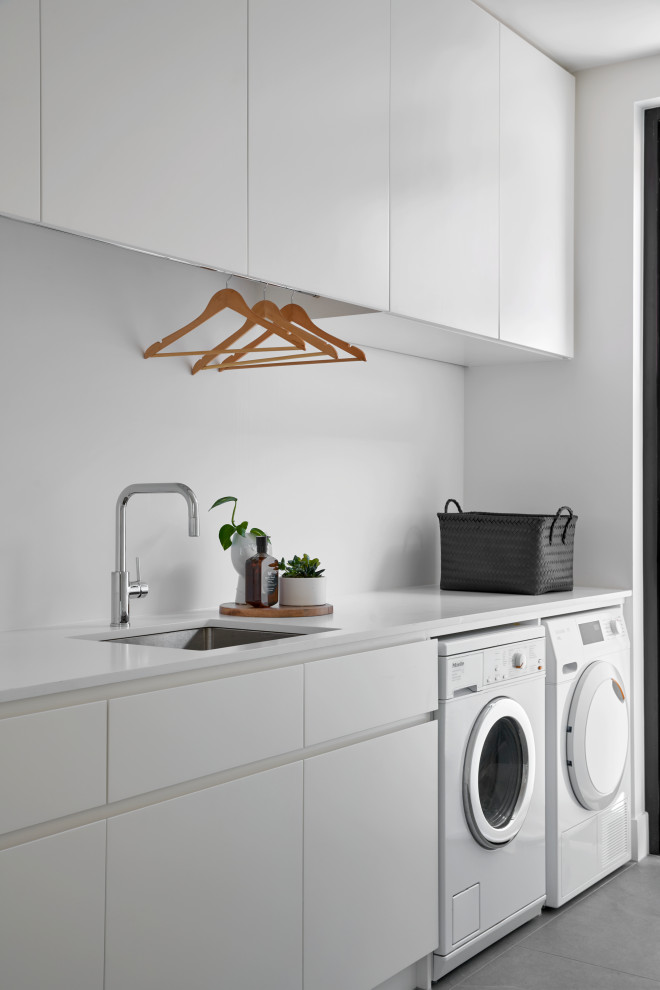 Contemporary laundry room in Melbourne.