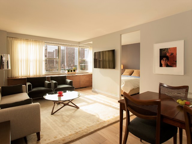 Elegant studio in Chelsea minimalistisch-wohnbereich
