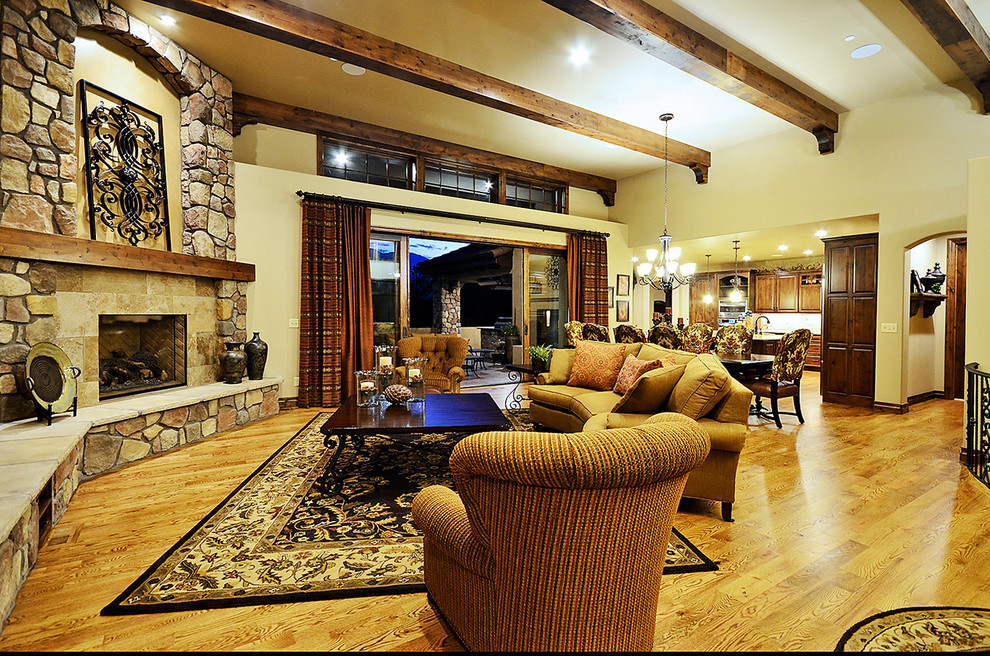 Transitional home design photo in Denver