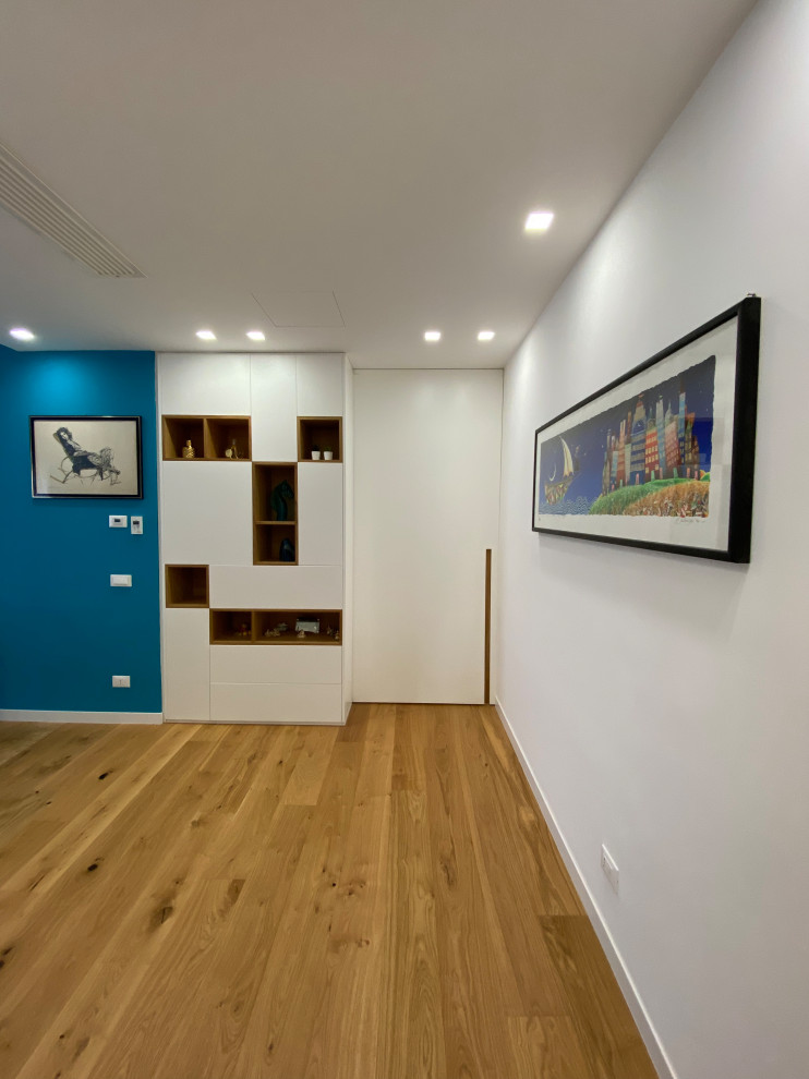 mobile  su misura con porta scorrevole integrata