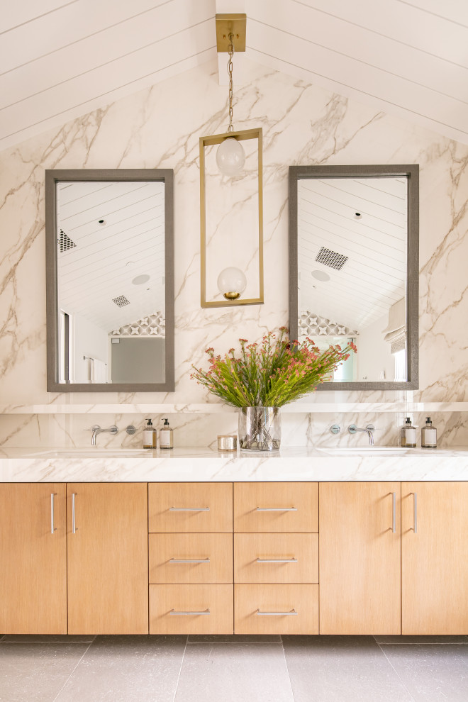 Inspiration for a transitional bathroom remodel in Orange County