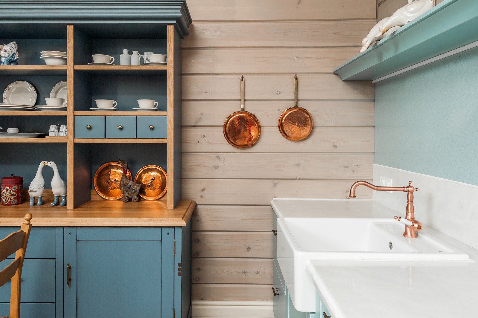 ДЕРЕВЯННЫЙ ДОМ В СТИЛЕ АНГЛИЙСКИЙ КАНТРИ.