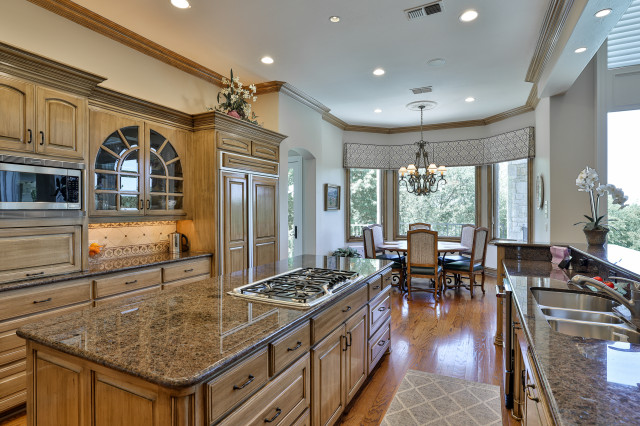 Hillside-Tradition transitional-kitchen