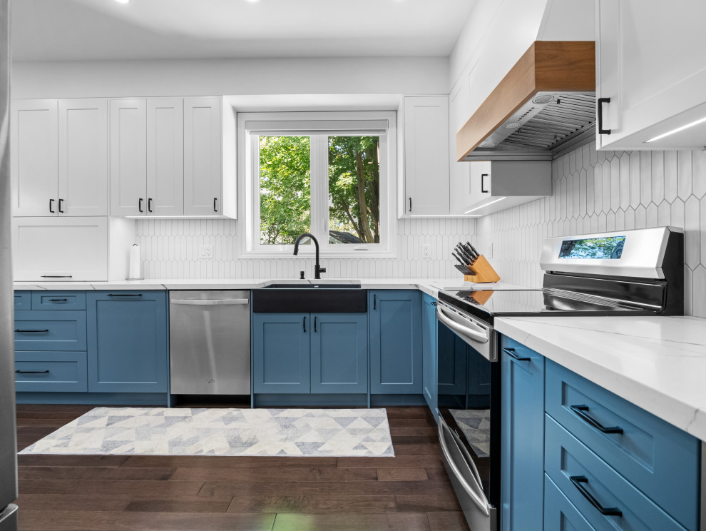 Inspiration for a transitional kitchen remodel in Toronto