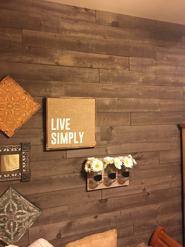 Inspiration for a rustic home design remodel in Phoenix