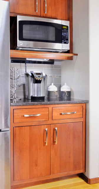 Transitional Kitchen Everett nyklassisk-koek