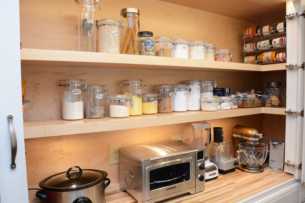 Kitchen - kitchen idea in Chicago