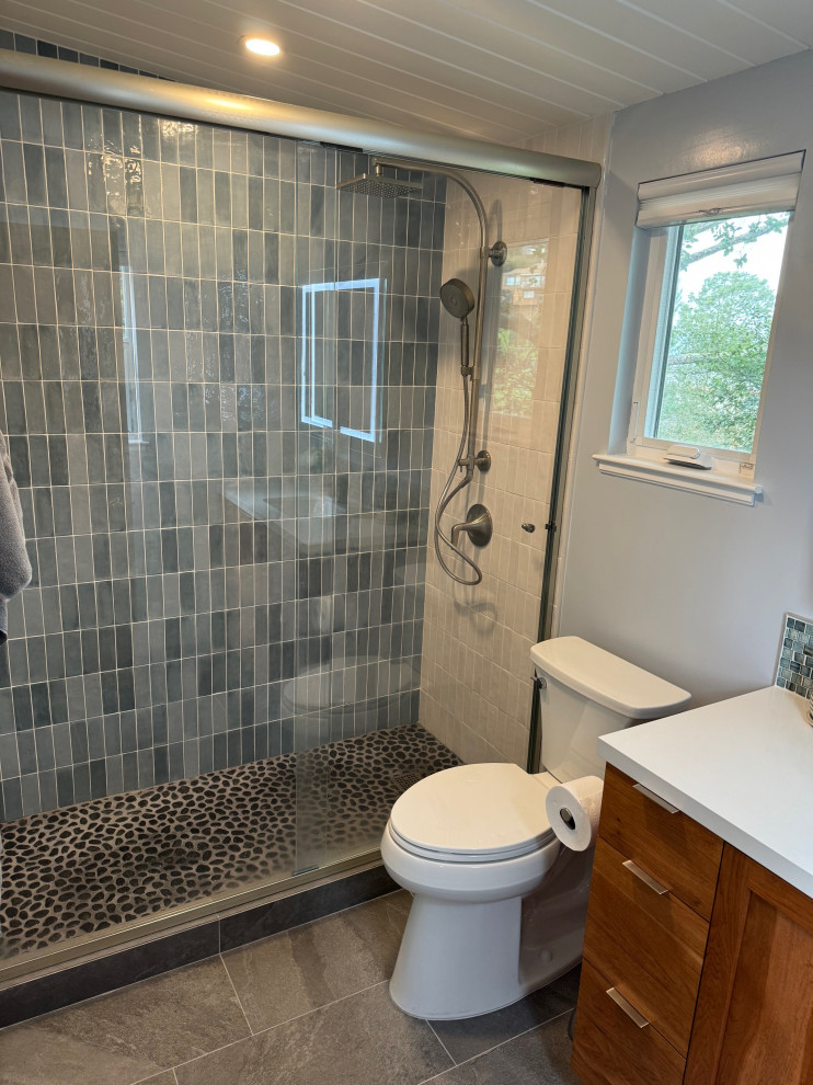 Stacked Tile Master Bathroom in El Cerrito