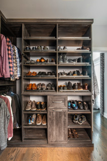 16 Luxe Walk-In Closet Designs For A Traditional Home