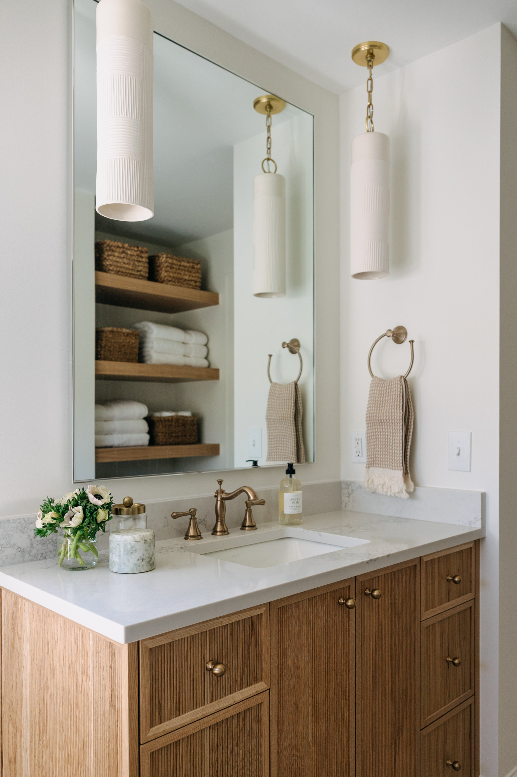 Paradise Ave. Bathroom