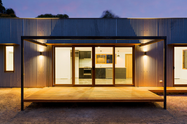 Northerly aspect at night trendy-hus-og-facade