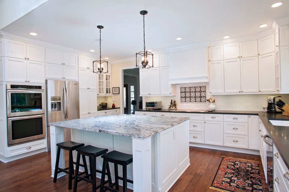 Inspiration for a transitional kitchen remodel in Austin