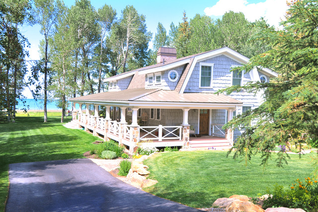 Hall american-traditional-exterior