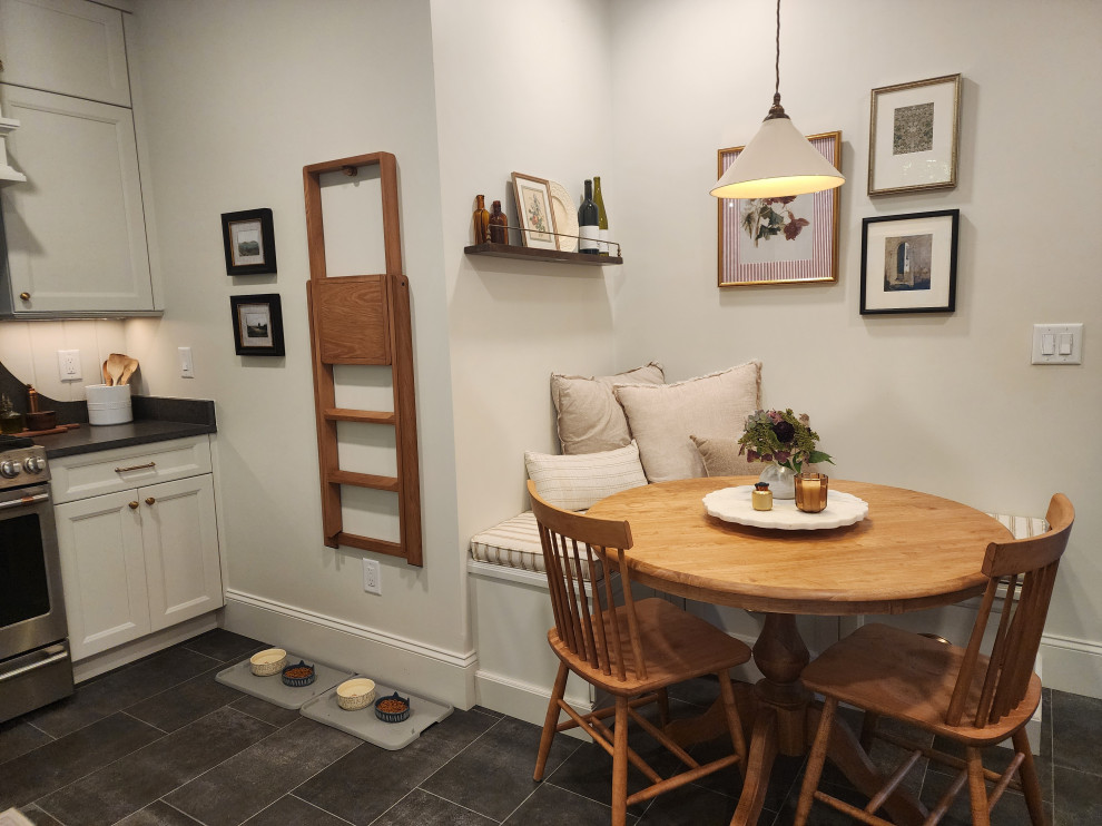 16831 - The Purrfect Kitchen