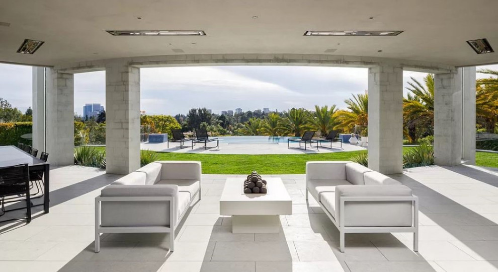 Beverly Hills - Hillside Infinity Pool with 180 Acrylic Wall