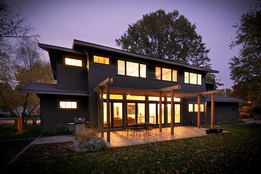Design ideas for a transitional two-storey grey exterior in Kansas City.