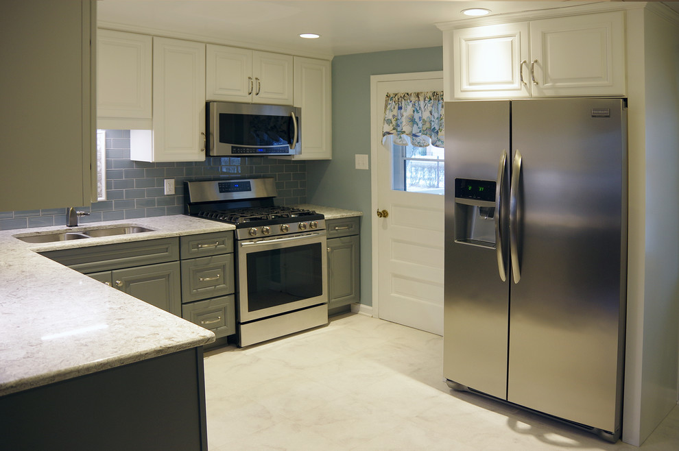 Kitchen - transitional kitchen idea
