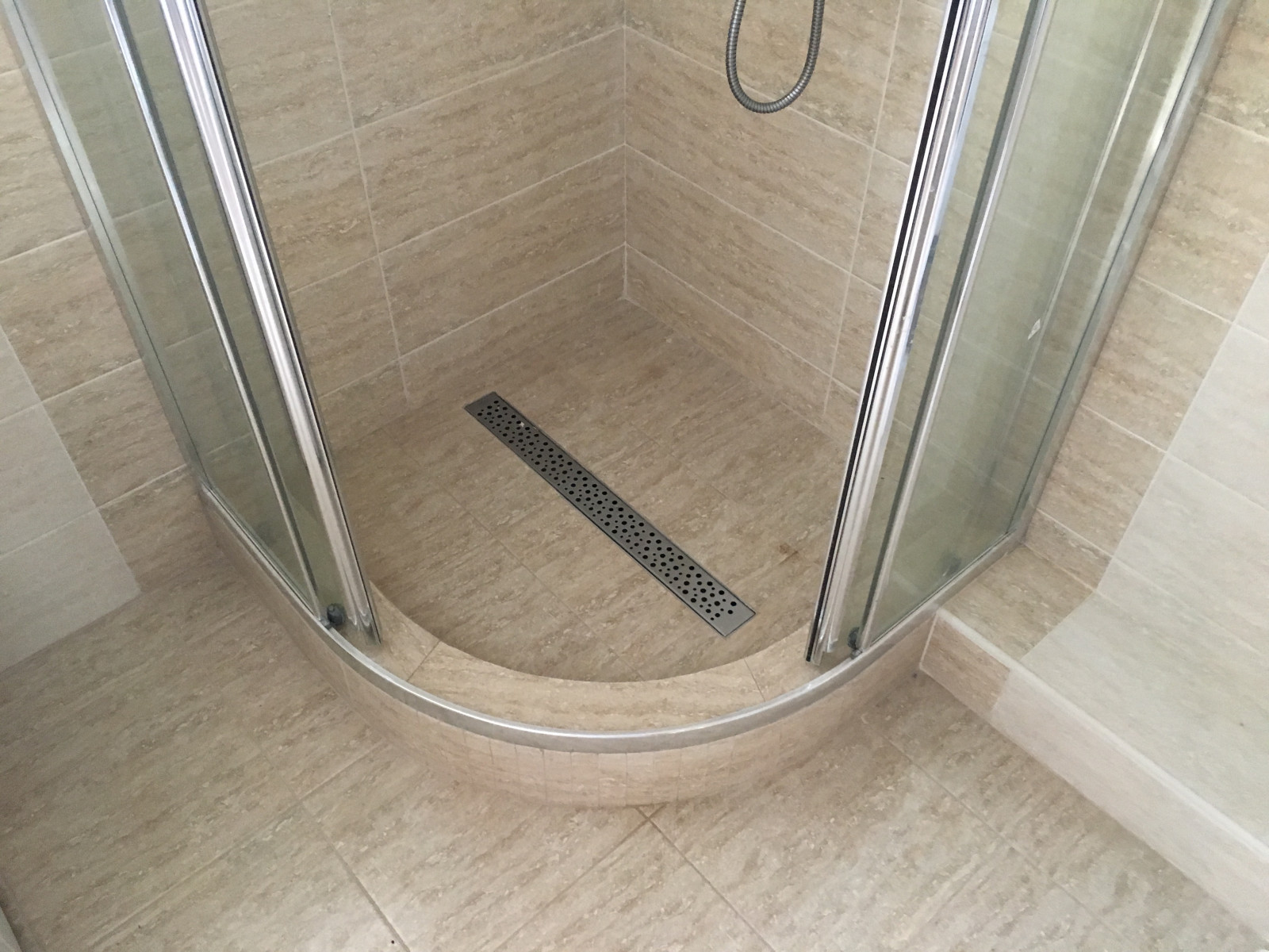 Укладка керамической плитки в ванной