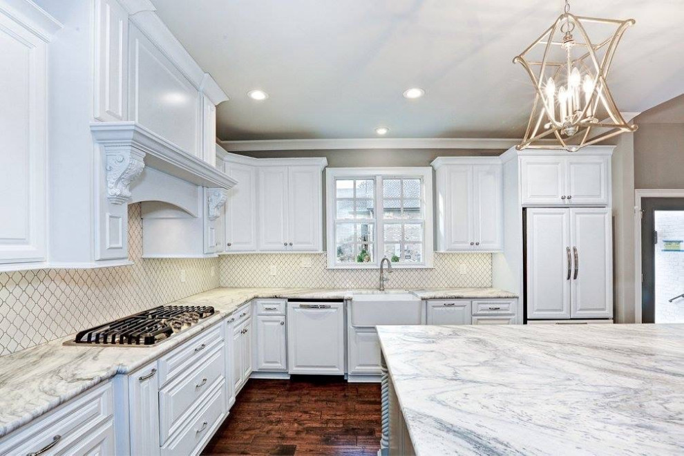 Kitchen - transitional kitchen idea