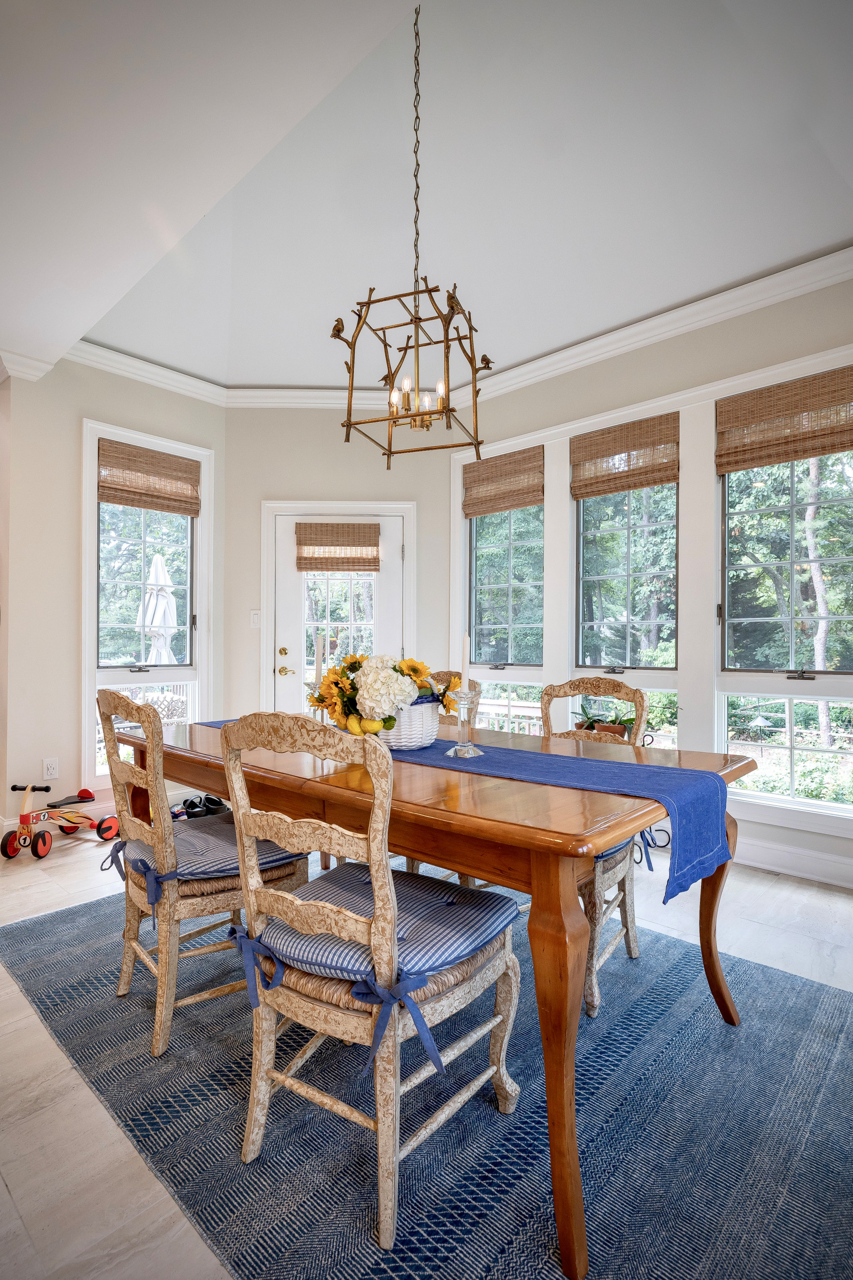 Casual Kitchen Dining with Vaulted Ceiling