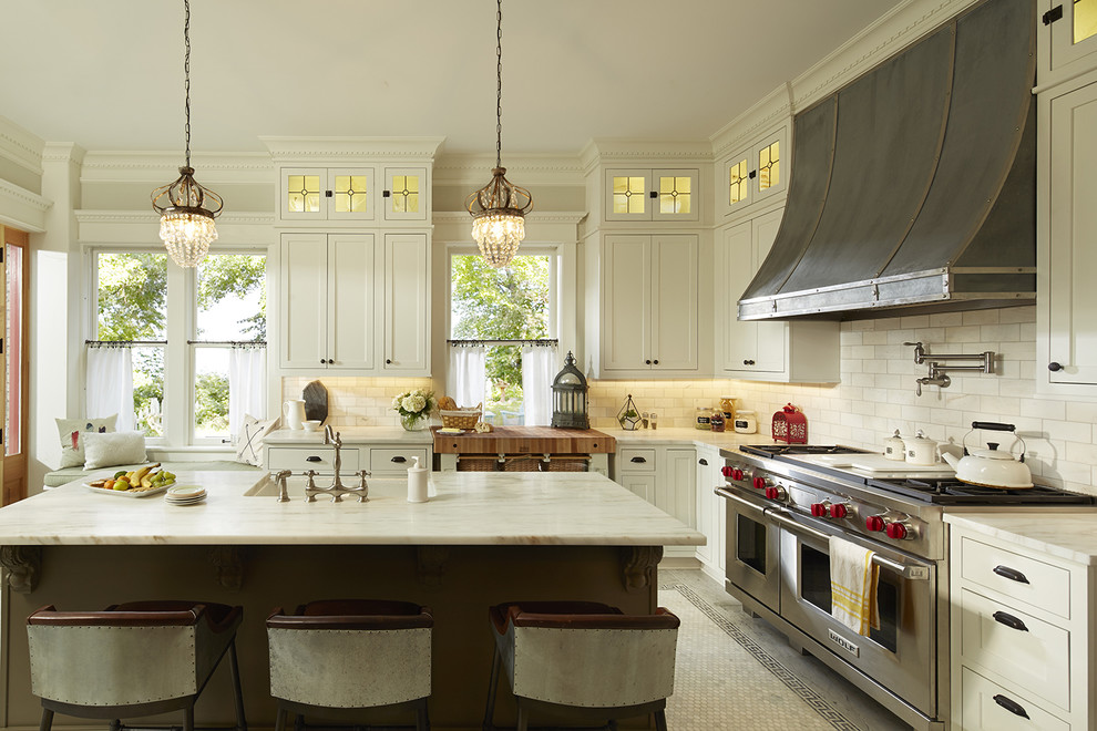 Dramatic St. Paul Kitchen Renovation Traditional Kitchen