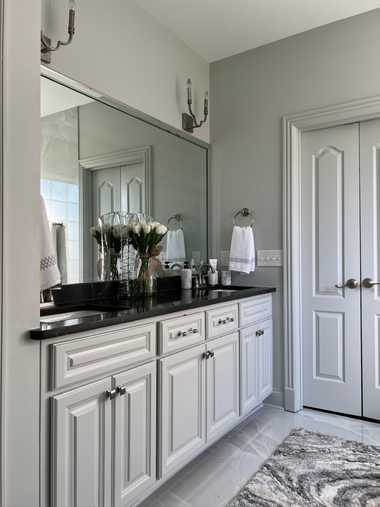Elegant Fairvue Bathroom