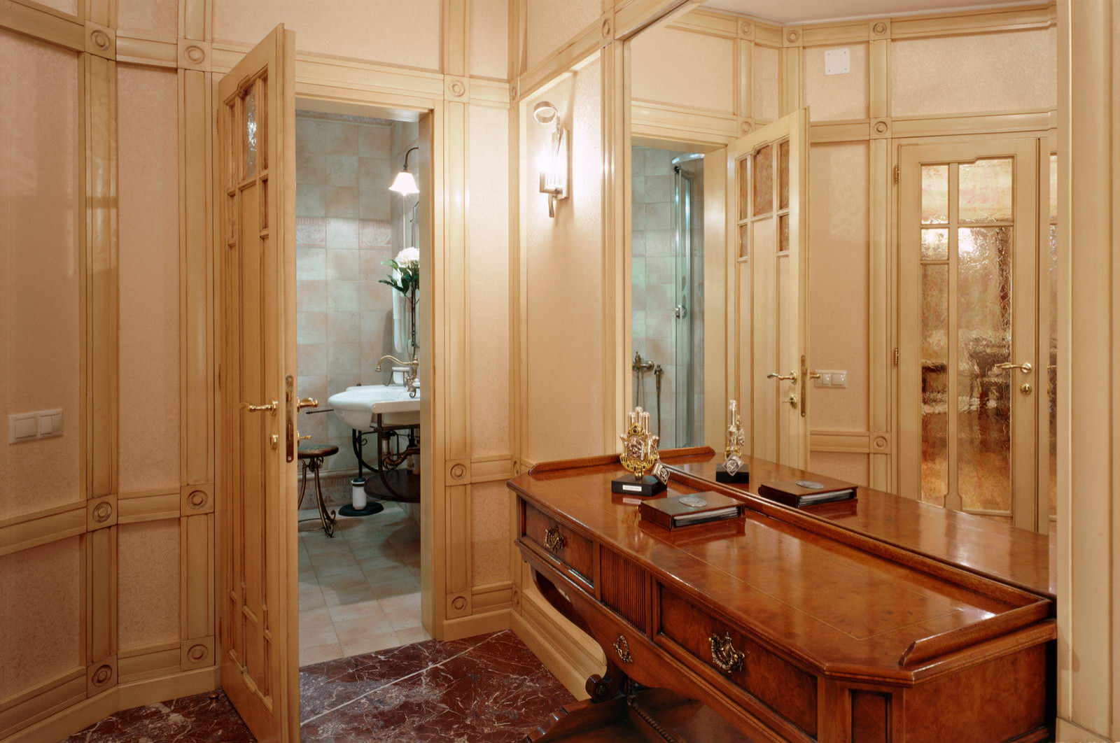 «ДВОРЯНСКОЕ ГНЕЗДО» НА ВОЛОКОЛАМСКОМ ШОССЕ