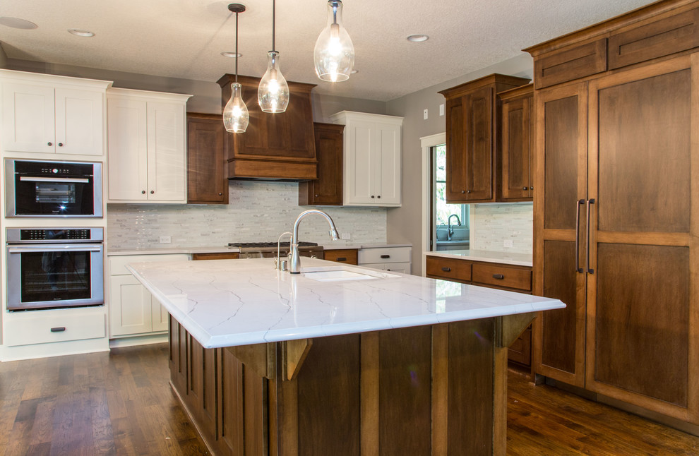 Example of a transitional kitchen design in Minneapolis
