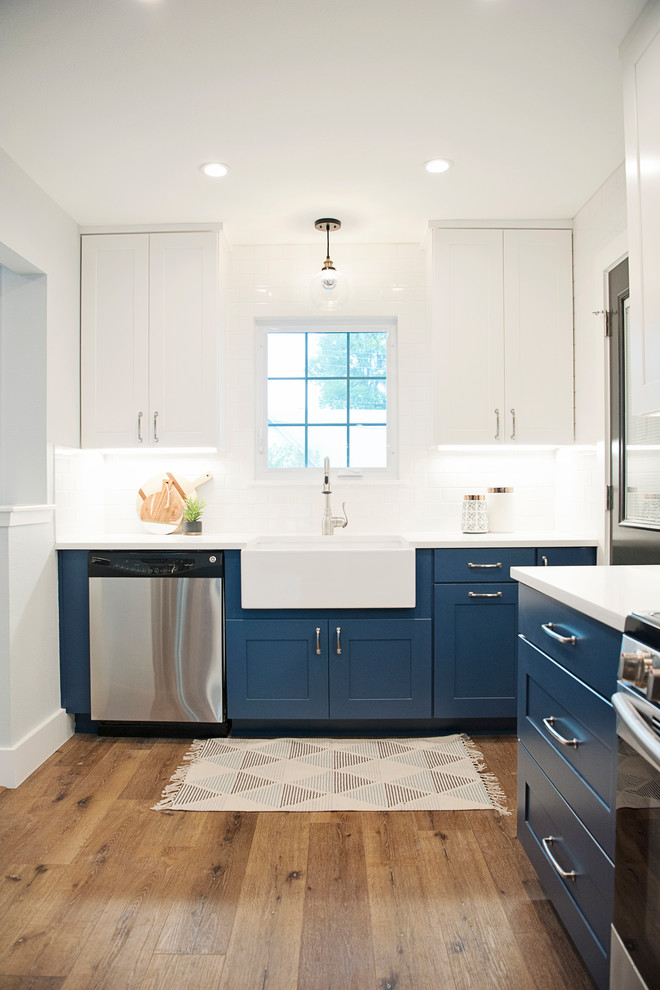 Home design - mid-sized transitional home design idea in Austin