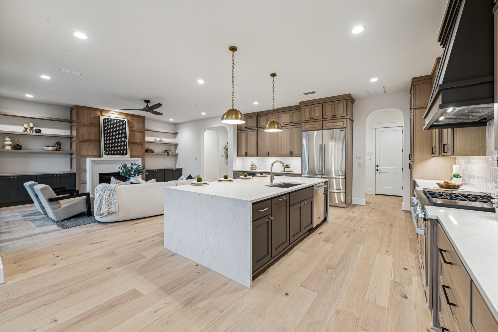 Inspiration for a transitional kitchen remodel in Houston