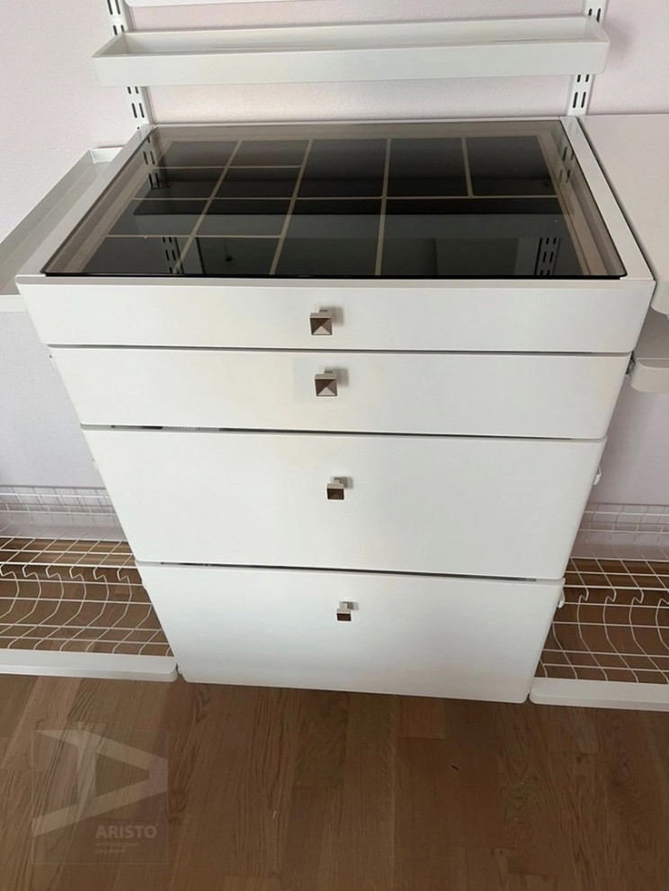 ГАРДЕРОБНАЯ В БЕЛОМ  ЦВЕТЕ