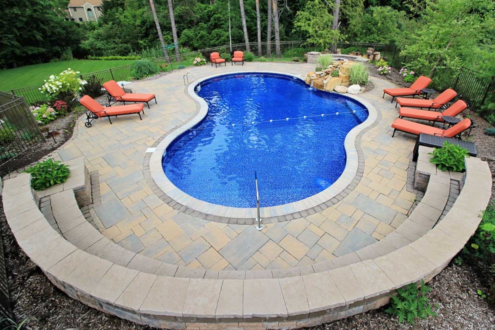 Example of a mountain style home design design in New York