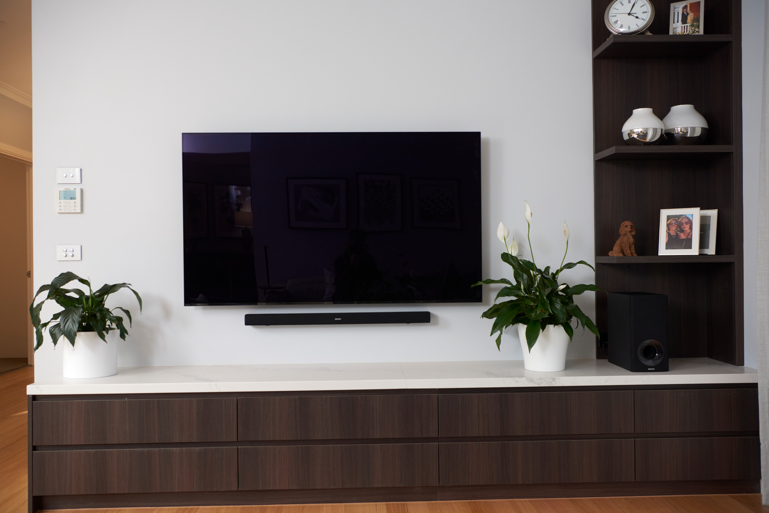 Wall mounted TV