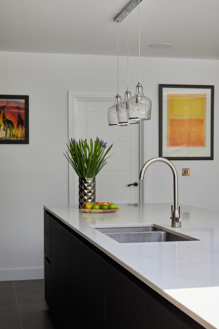 Orpington Kitchen modern-kitchen
