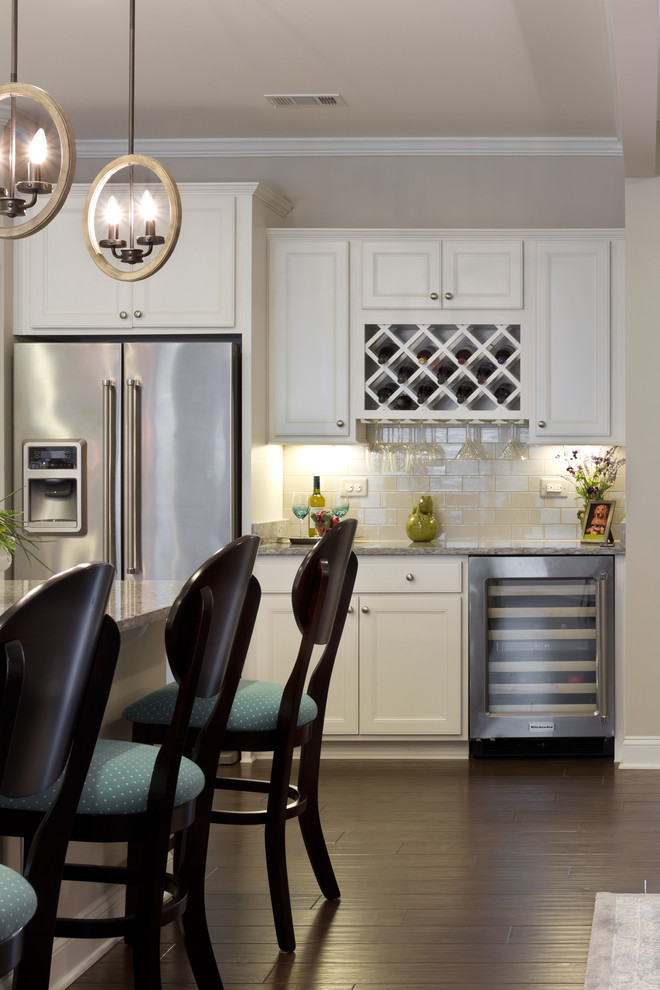 Kitchen - transitional kitchen idea