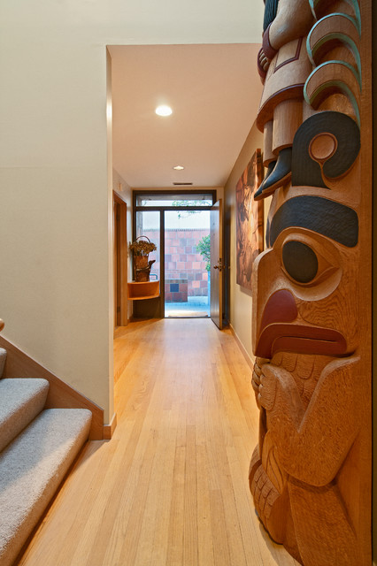 Details & Extra modern-entre