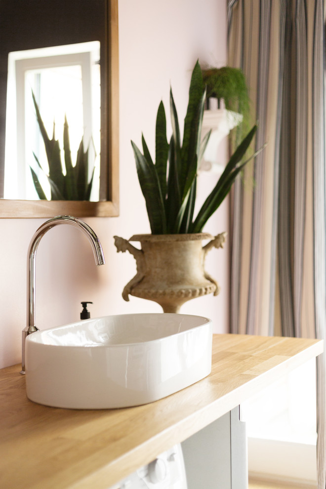 Eklektische Gästetoilette in Berlin